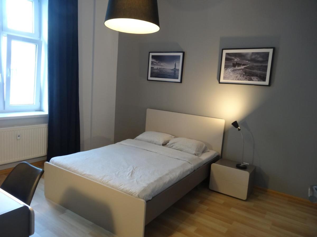 One More Night Apartment, Poznan Old Town Exteriör bild